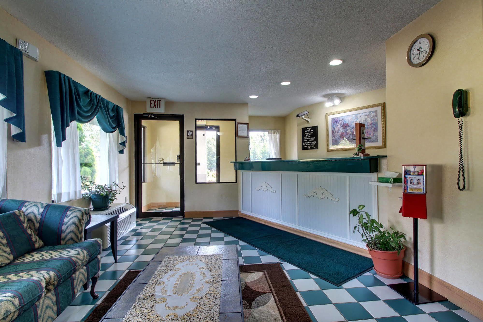 Key West Inn - Roanoke Extérieur photo