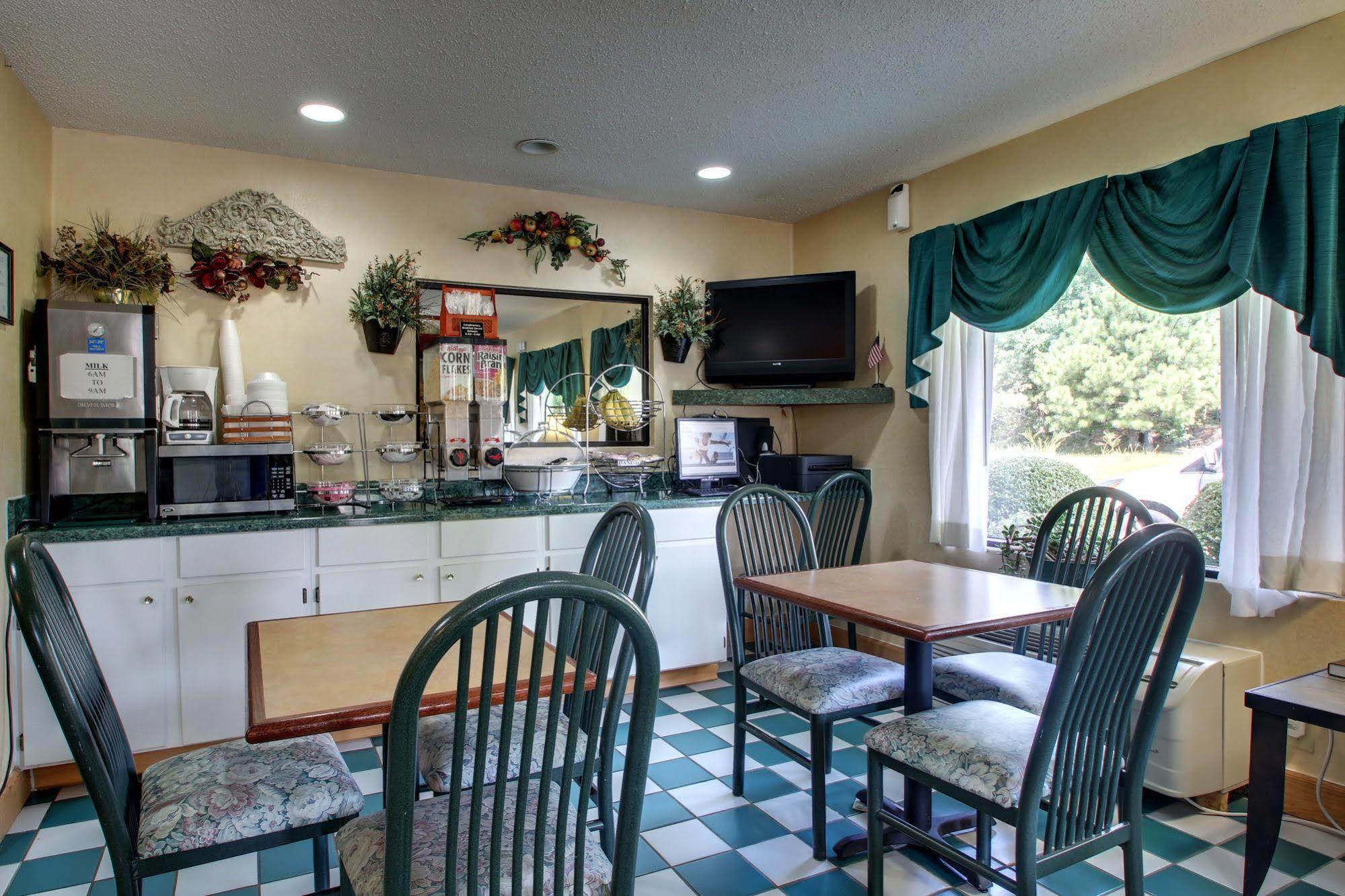 Key West Inn - Roanoke Extérieur photo